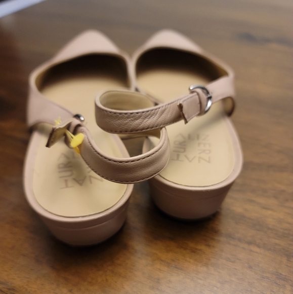 Naturalizer Banks Pointed Slinback Shoe, Nude - Picture 4 of 6